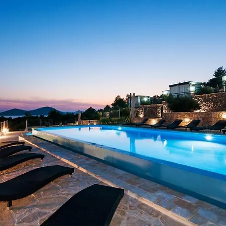 Camp Panorama With Pool Hotel Drage Exterior photo