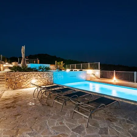 Camp Panorama With Pool Hotel Drage Exterior photo