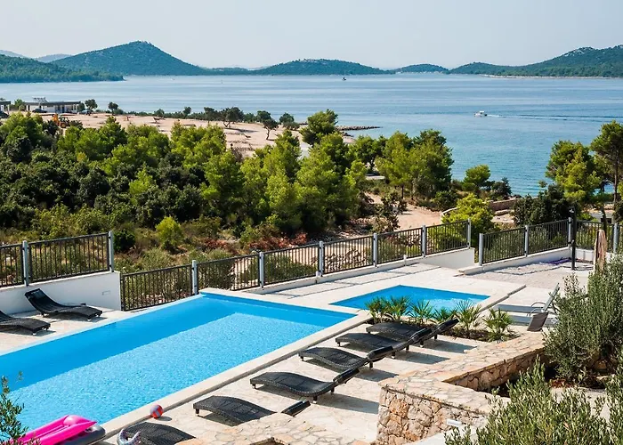 Camp Panorama With Pool